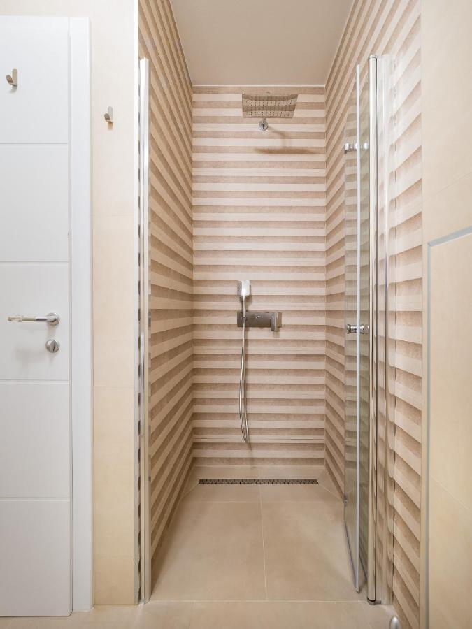 Luxury Apartment- Balcony- Private Rooftop And Jacuzzi- Common Pool Трогир Экстерьер фото